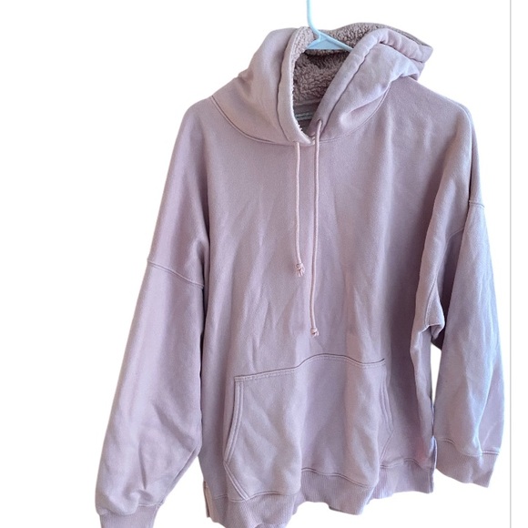 American Eagle Outfitters Tops - American Eagle jegging fit hooded sweatshirt. Size large. ￼pink